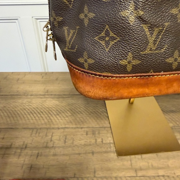 Louis Vuitton Alma PM Brown Monogram Satchel - Picture 5 of 16